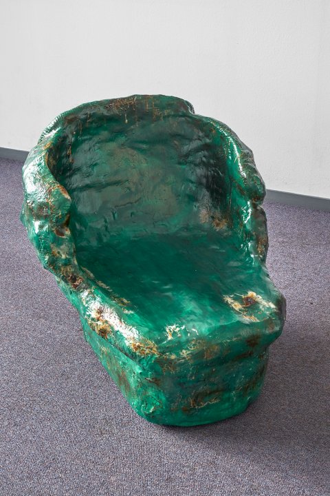 Nuri Koerfer, <em>Over Spiraling (green)</em>, 2017, Styrofoam, papier- mâché, resin, car vanish, 64 x 85 x 63 cm HEFTI_DSF3863%20chair%202%20web