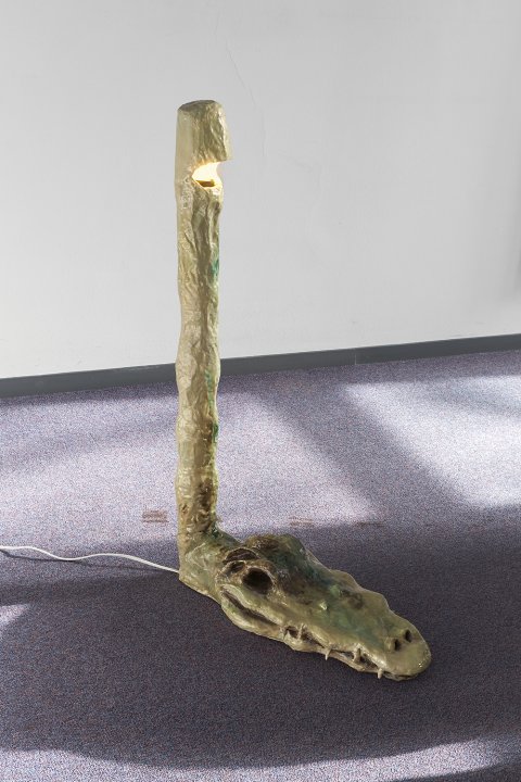 Nuri Koerfer, <em>Worm or the stones L (lamp)</em>, 2018, Styrofoam, papier- mâché, resin, 83 x 48 x 23 cm HEFTI_DSF3884%20lampe%201%20web